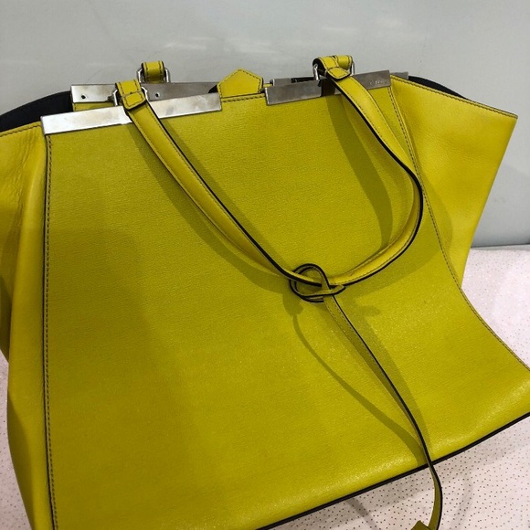 Fendi - Picture 2 of 8